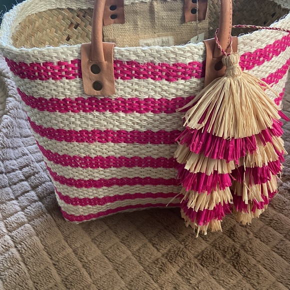 💕 Mar Y Sol Pink Sahara Tote 💕 - Picture 6 of 8